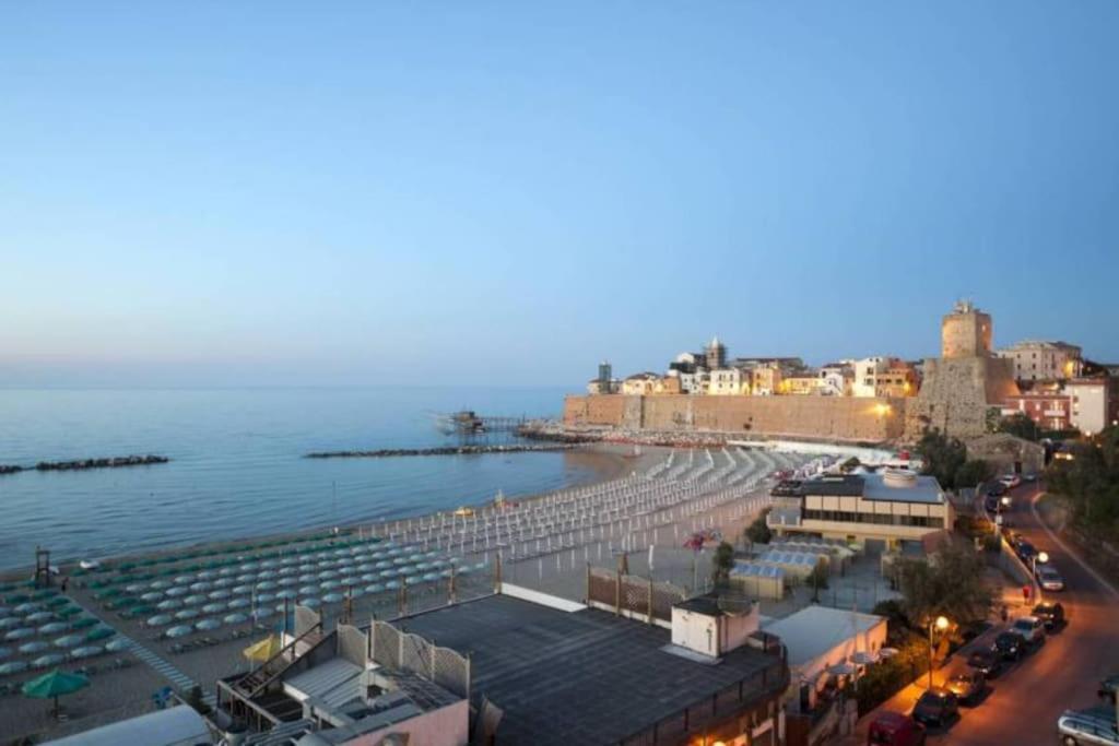 Torre Del Meridiano Casa Vacanze Centrale Термоли Екстериор снимка